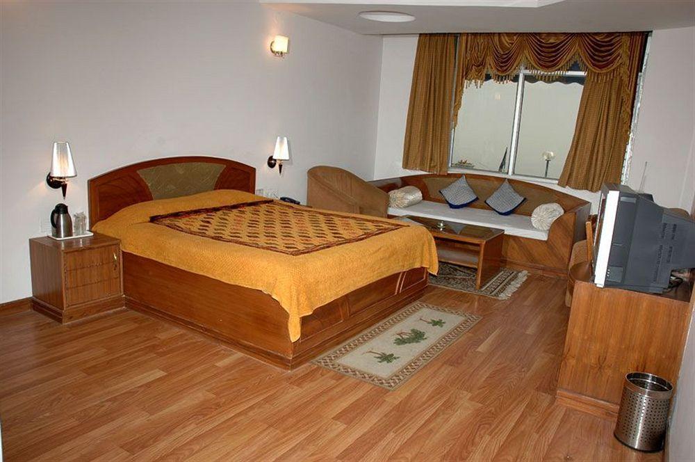 โฮเต็ล ซิลเวอร์ ร็อค Hotel มัสซูรี ภายนอก รูปภาพ