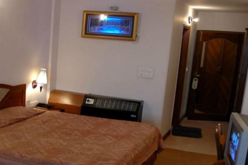 โฮเต็ล ซิลเวอร์ ร็อค Hotel มัสซูรี ภายนอก รูปภาพ