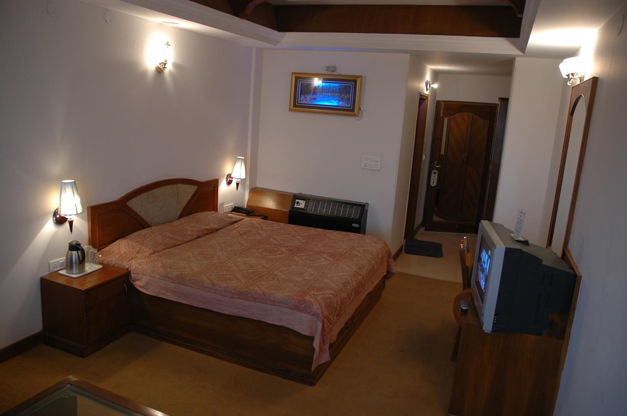 โฮเต็ล ซิลเวอร์ ร็อค Hotel มัสซูรี ภายนอก รูปภาพ